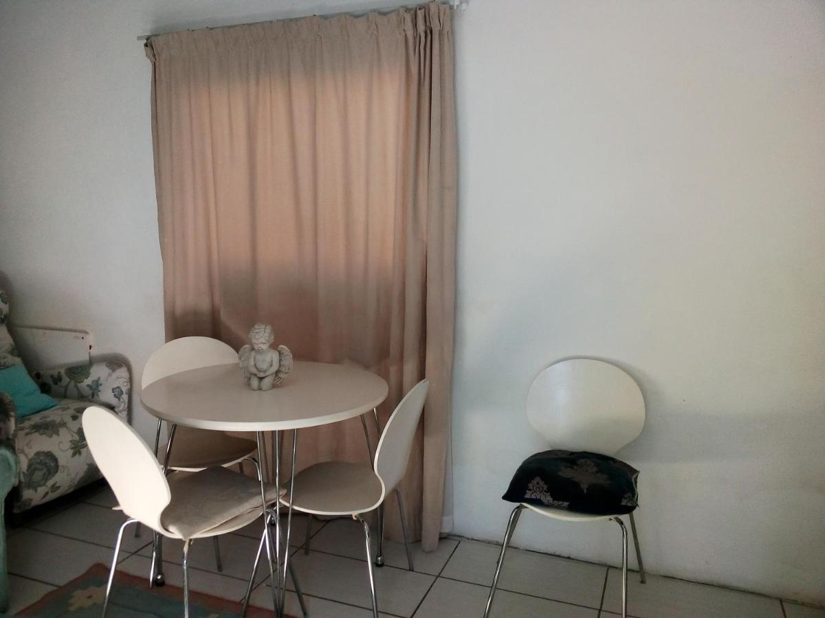 36 Df Strauss Street Apartment Клейнмонт Екстериор снимка