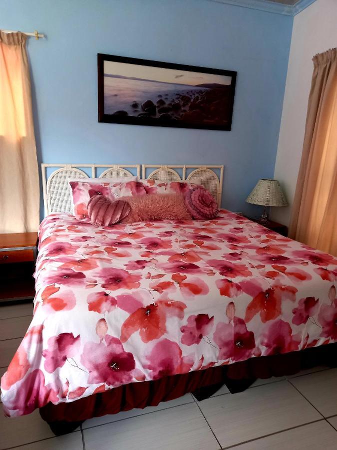 36 Df Strauss Street Apartment Клейнмонт Екстериор снимка
