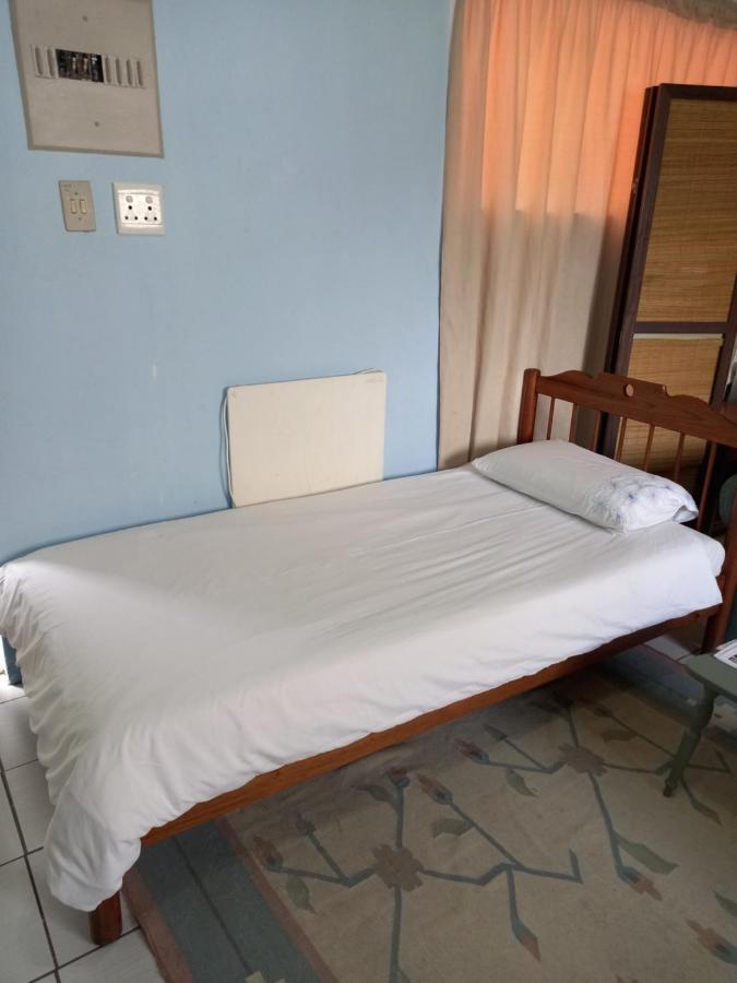 36 Df Strauss Street Apartment Клейнмонт Екстериор снимка