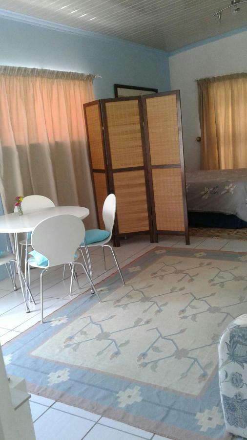 36 Df Strauss Street Apartment Клейнмонт Екстериор снимка